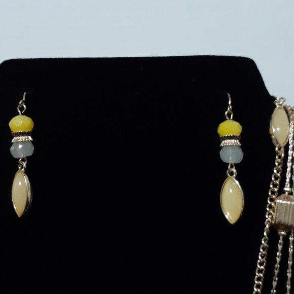 Christopher & Banks Necklace - Picture 3 of 6